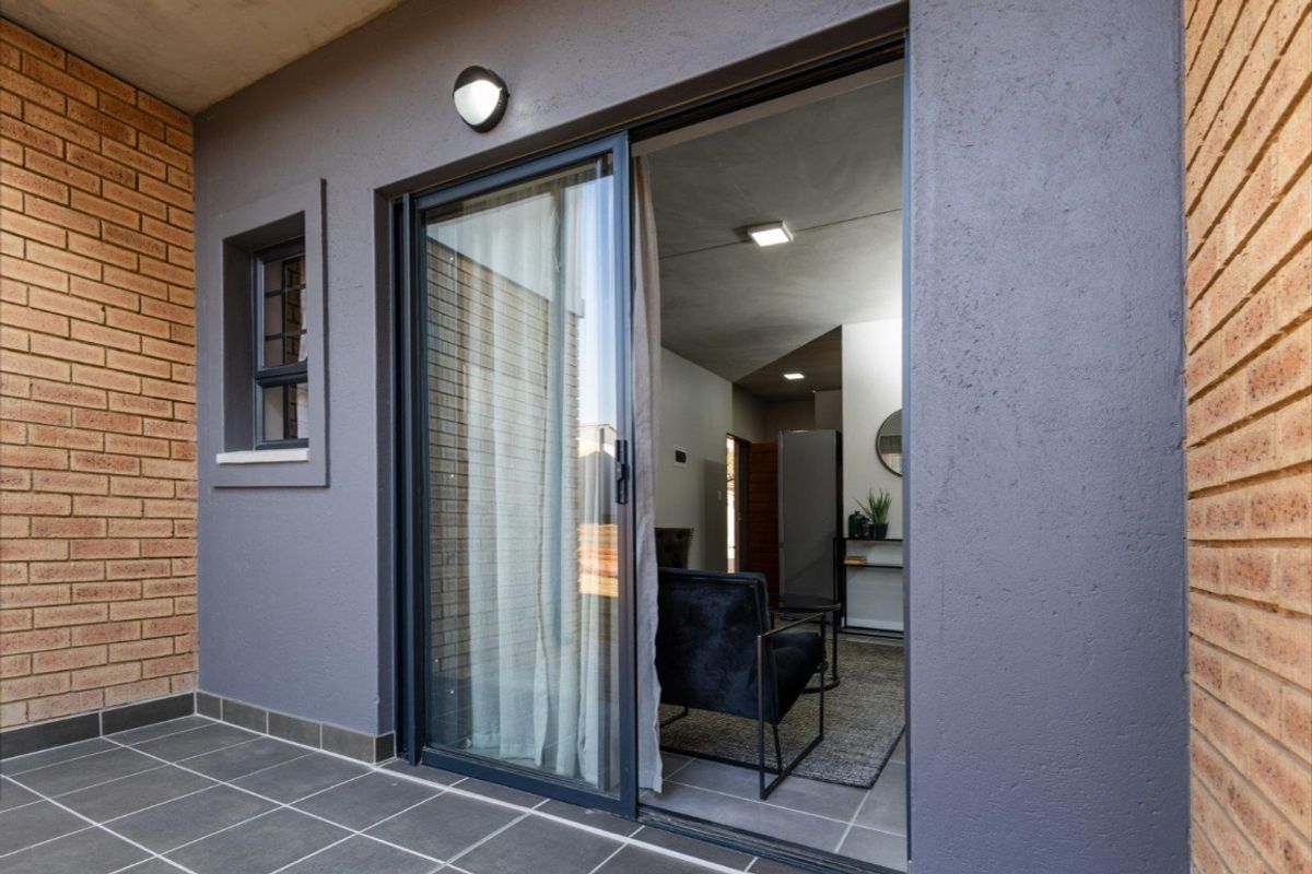 59 m2 Ground-Floor Apartment | Save Up to R100,000 on Transfer Costs + Reduced Levies - Photo 5