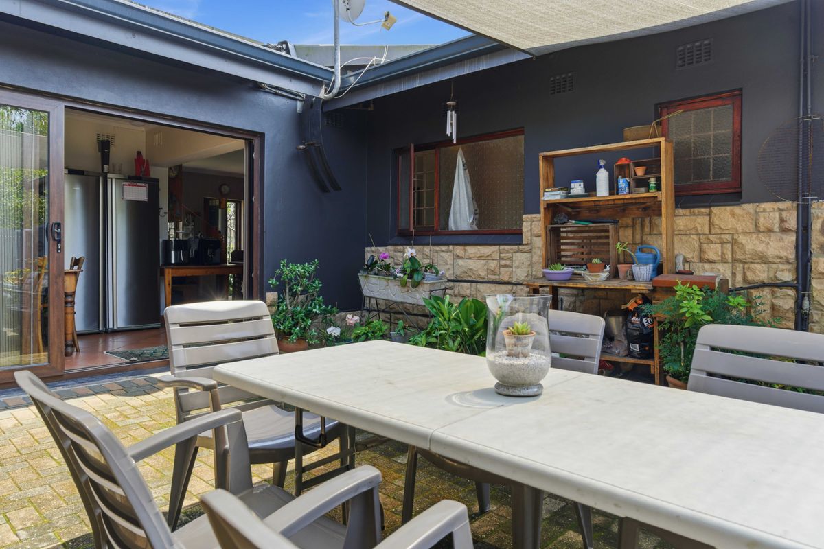 3 Bedroom Home with 2 Bedroom Flatlet for Sale in St Winifred... - Photo 2