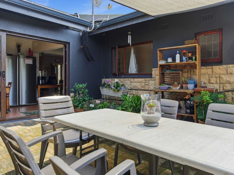 3 Bedroom Home with 2 Bedroom Flatlet for Sale in St Winifred... - Photo 2