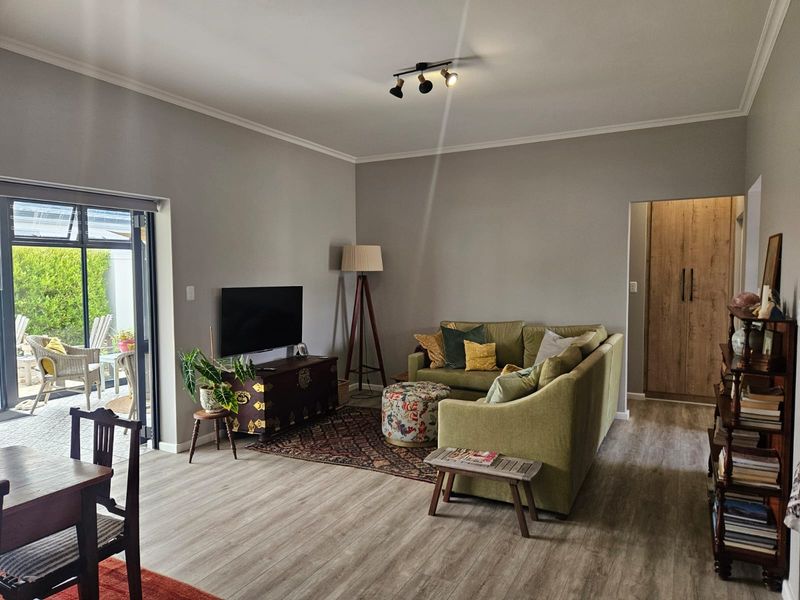 Elegant Coastal Living in the Sought-After Harbour Area – Perfect for Senior Buyers - Photo 3