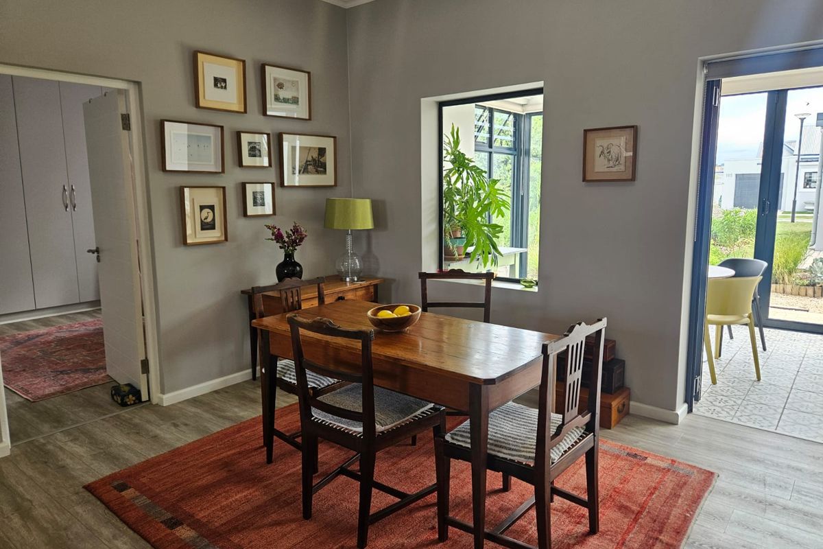 Elegant Coastal Living in the Sought-After Harbour Area – Perfect for Senior Buyers - Photo 4