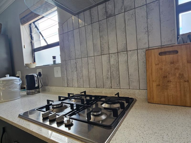 Elegant Coastal Living in the Sought-After Harbour Area – Perfect for Senior Buyers - Photo 8