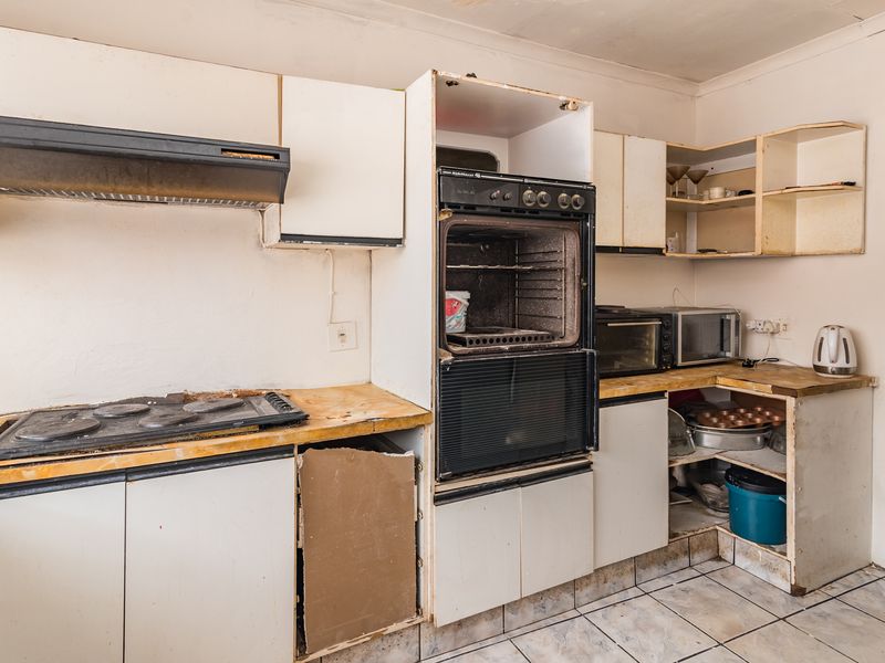 PROTEA NORTH HOUSE FOR SALE - Photo 2