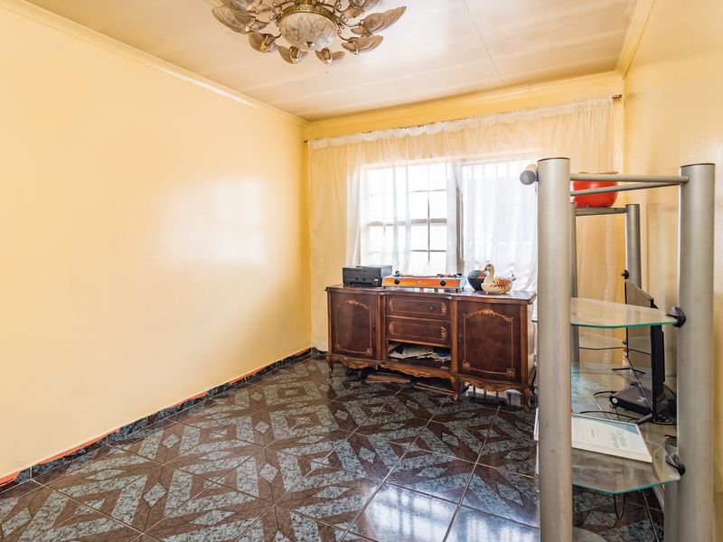 PROTEA NORTH HOUSE FOR SALE - Photo 6