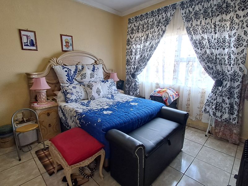 Perfect Lock-Up-and-Go: Ground Floor Apartment with Double Carport - Photo 4