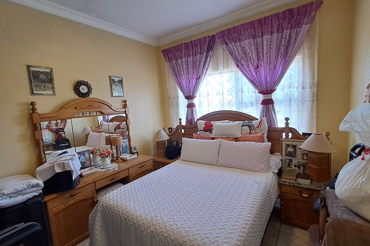 Perfect Lock-Up-and-Go: Ground Floor Apartment with Double Carport - Photo 5