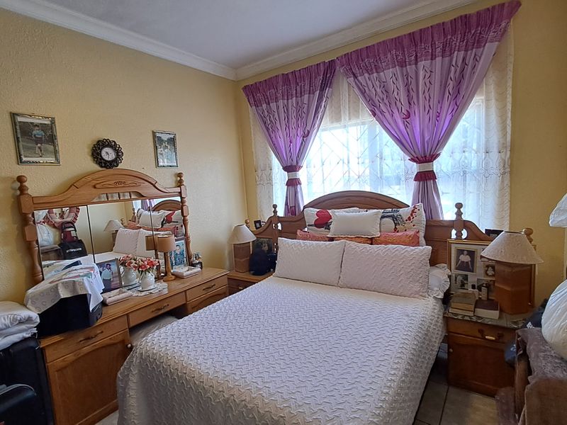 Perfect Lock-Up-and-Go: Ground Floor Apartment with Double Carport - Photo 5