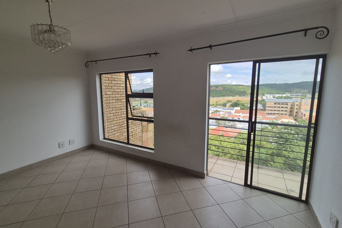 Wake Up to Stunning Views – Trendy Apartment Living! - Photo 5