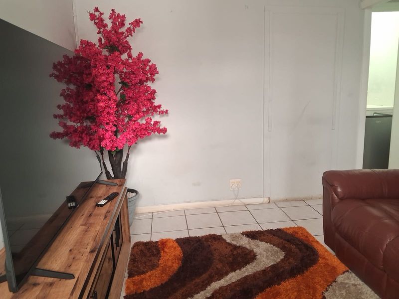 Unit 8 - Fully Furnished one bedroom Apartment in Exclusive Gonubie North Establishment - Photo 3