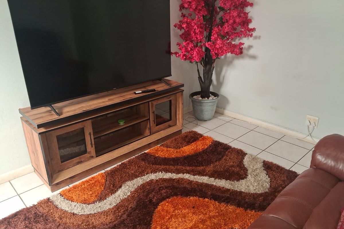 Unit 8 - Fully Furnished one bedroom Apartment in Exclusive Gonubie North Establishment - Photo 2