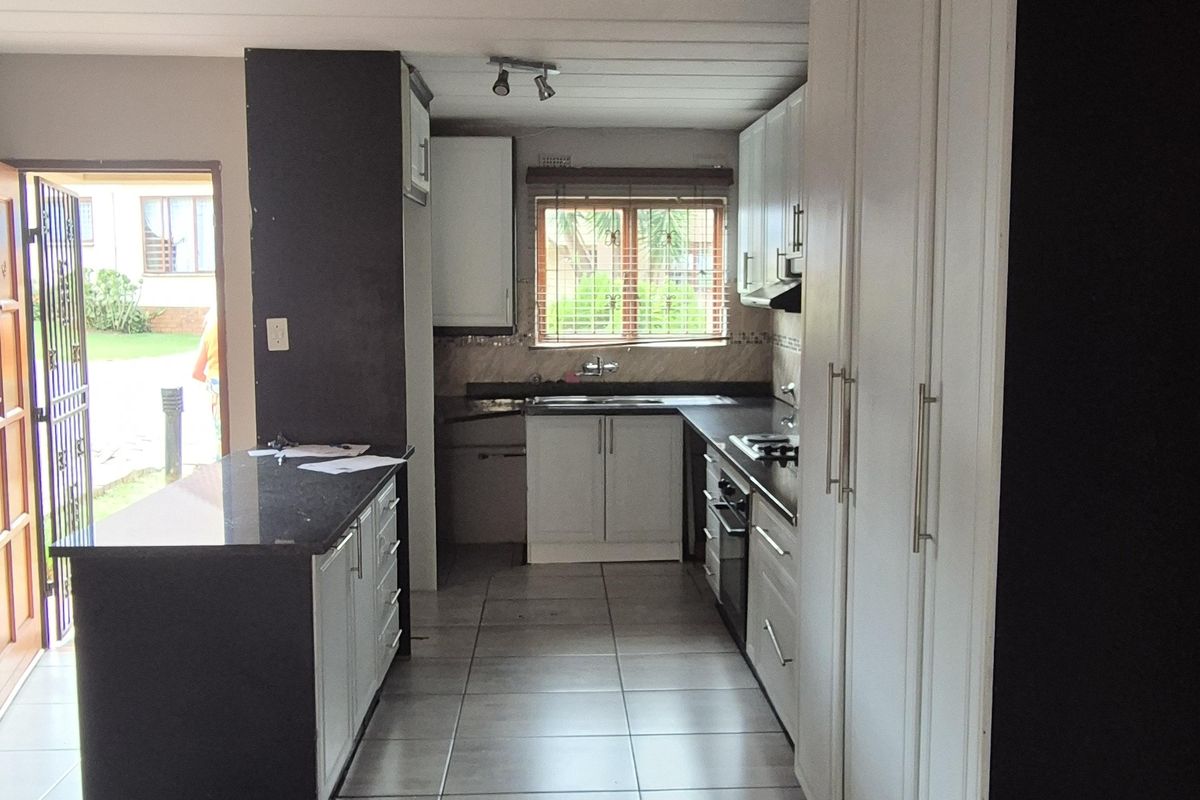 Elevated Living – 3 Bedroom Home with Entertainment Loft - Photo 3