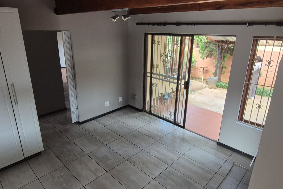 Elevated Living – 3 Bedroom Home with Entertainment Loft - Photo 5