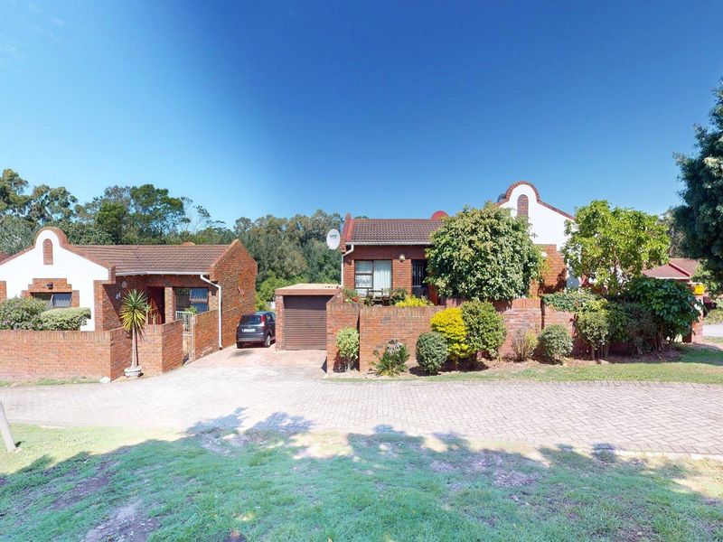 2 Bedroom Townhouse in Crestview Villas - Photo 9