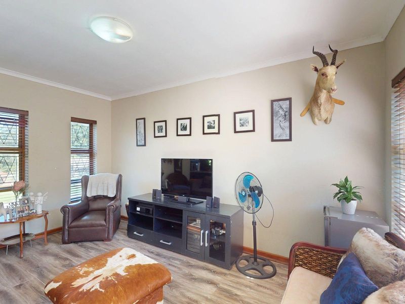 2 Bedroom Townhouse in Crestview Villas - Photo 6