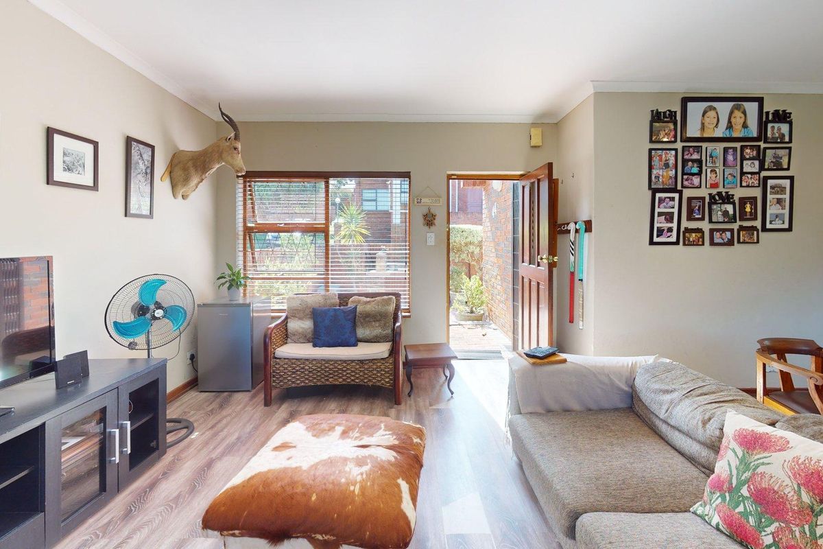 2 Bedroom Townhouse in Crestview Villas - Photo 5