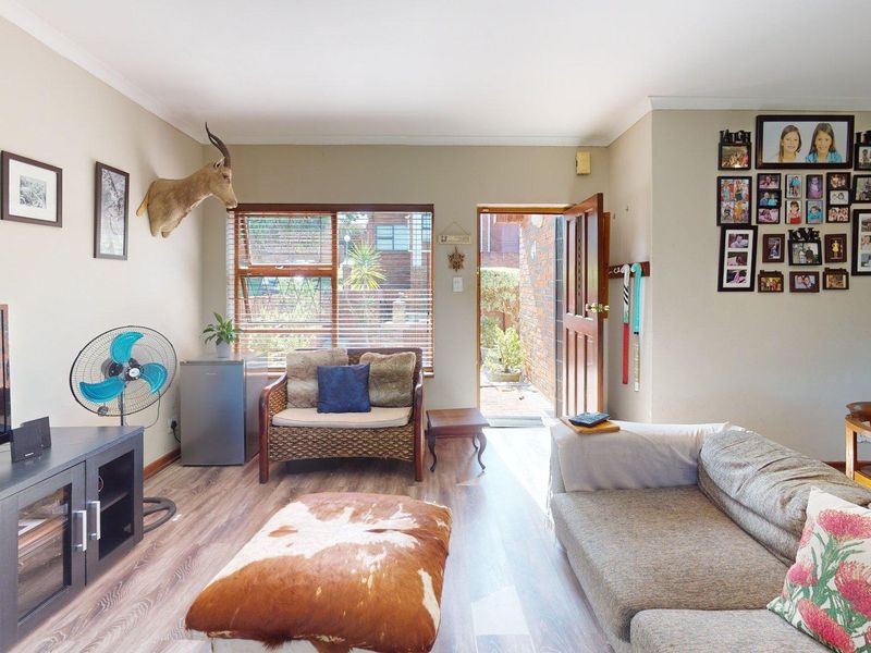 2 Bedroom Townhouse in Crestview Villas - Photo 5