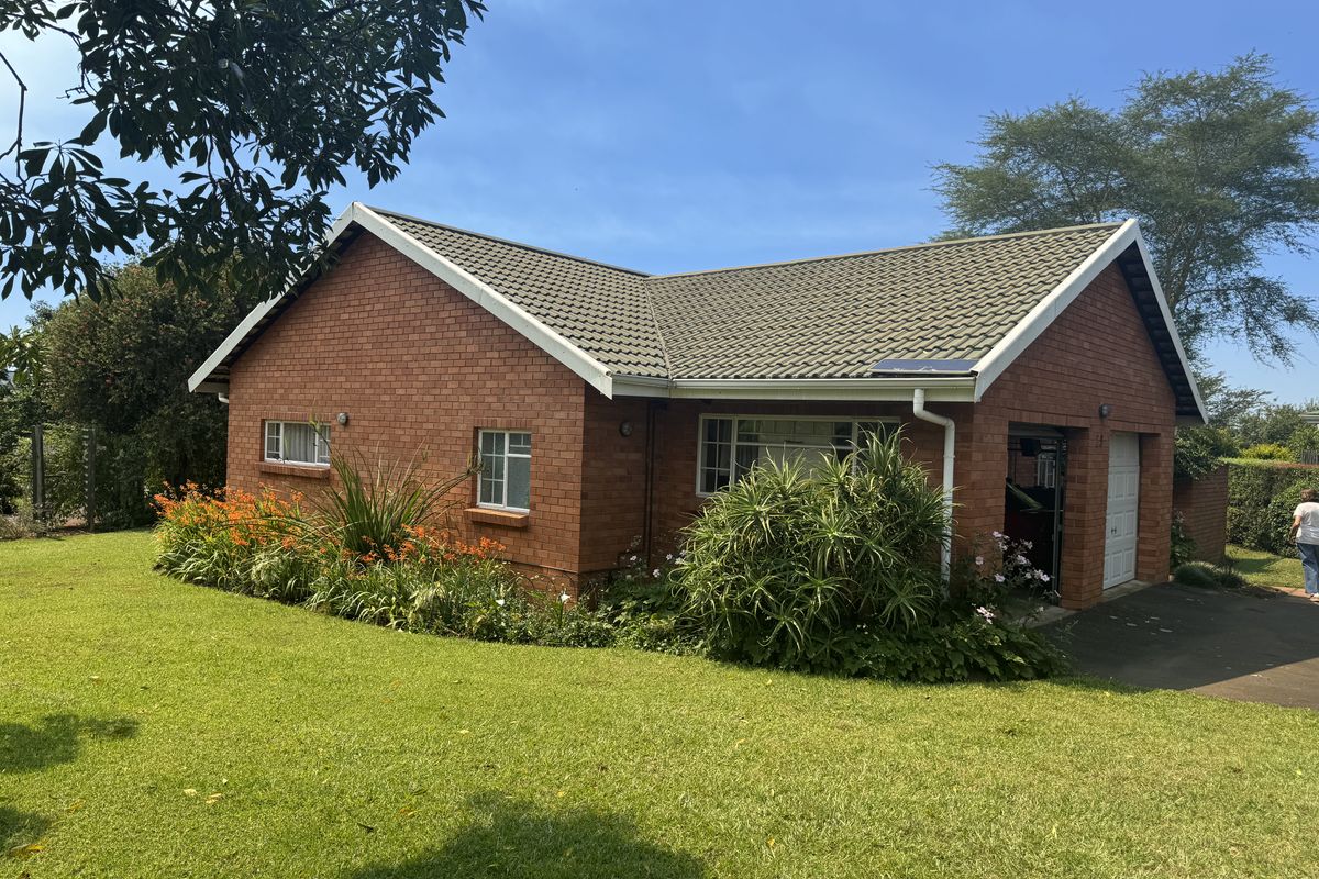 Elegant Home in Sandringham Estate, HOWICK - Photo 2