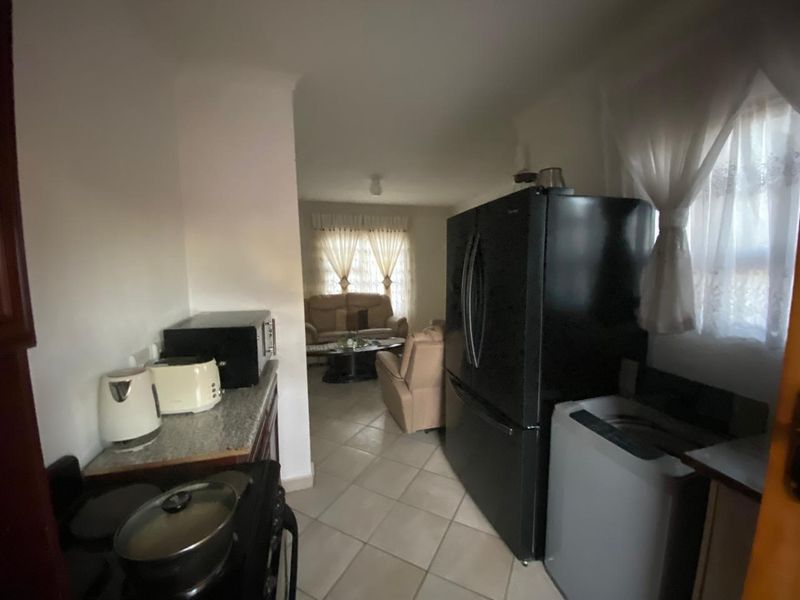 Stunning 3-bedroom cluster for sale in Vanderbijlpark CE 3, perfect for family living and comfort! - Photo 5