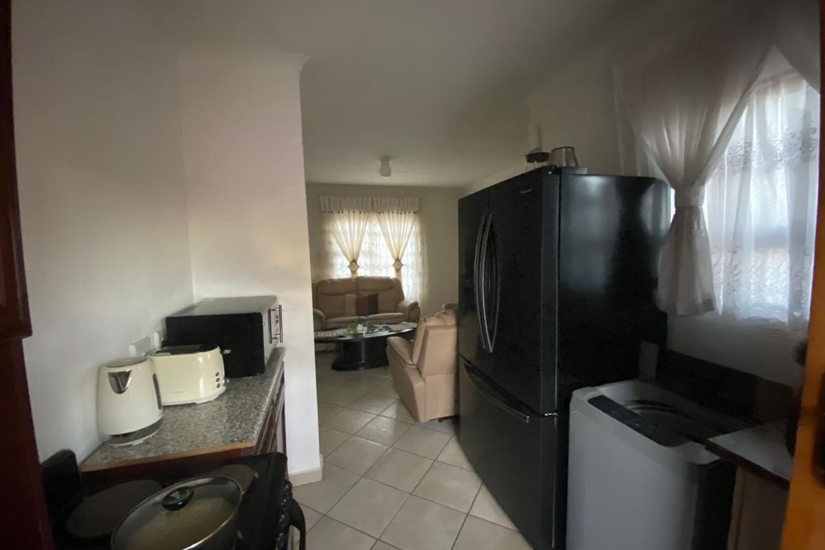 Stunning 3-bedroom cluster for sale in Vanderbijlpark CE 3, perfect for family living and comfort! - Photo 2