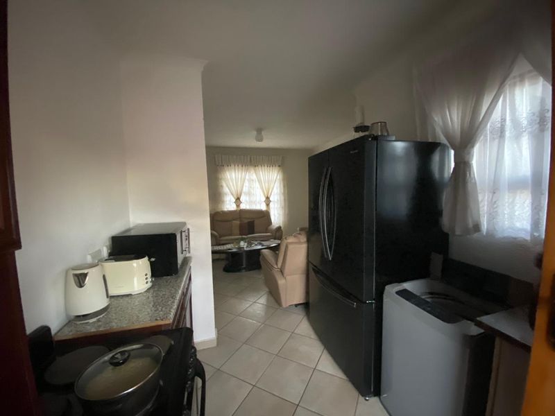 Stunning 3-bedroom cluster for sale in Vanderbijlpark CE 3, perfect for family living and comfort! - Photo 2