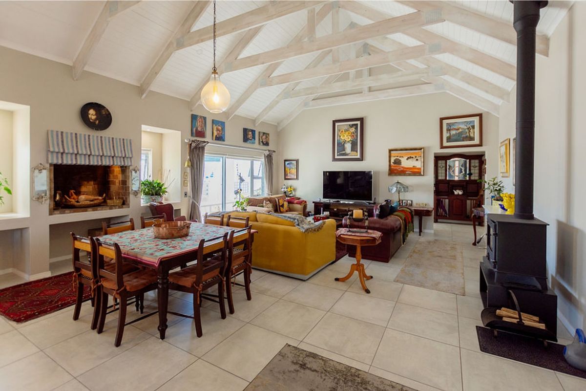 Manicured low maintenance 3 bedroom home in Blue Lagoon Security Estate Langebaan - Photo 4