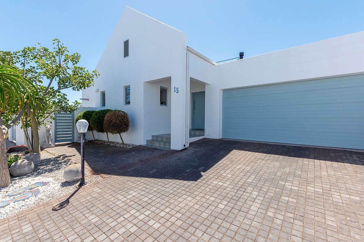 Manicured low maintenance 3 bedroom home in Blue Lagoon Security Estate Langebaan - Photo 3