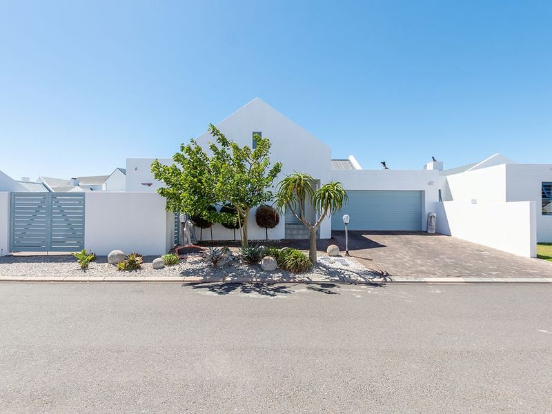 Manicured low maintenance 3 bedroom home in Blue Lagoon Security Estate Langebaan - Photo 2