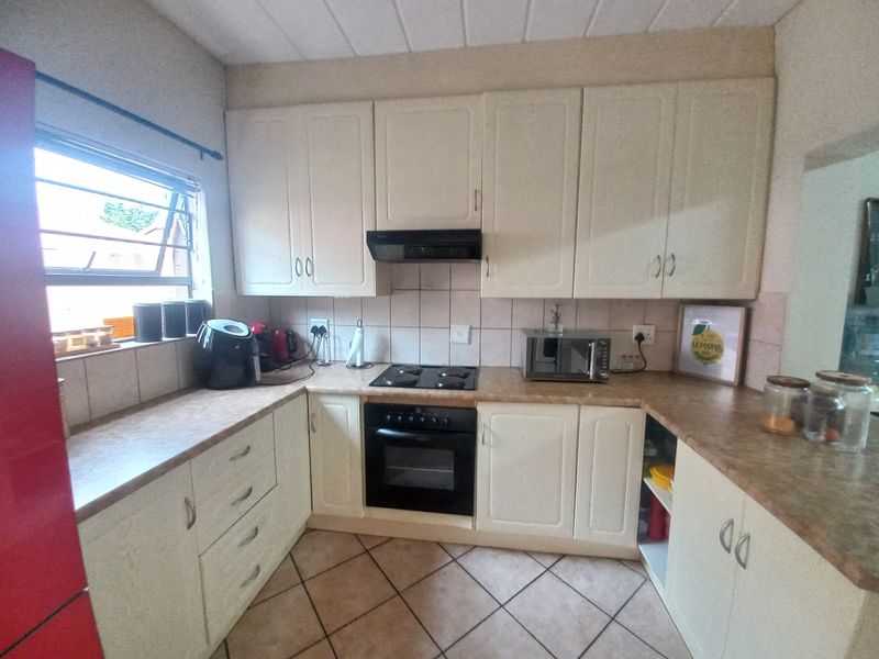 Solid Home with Space for the Whole Family - Photo 10