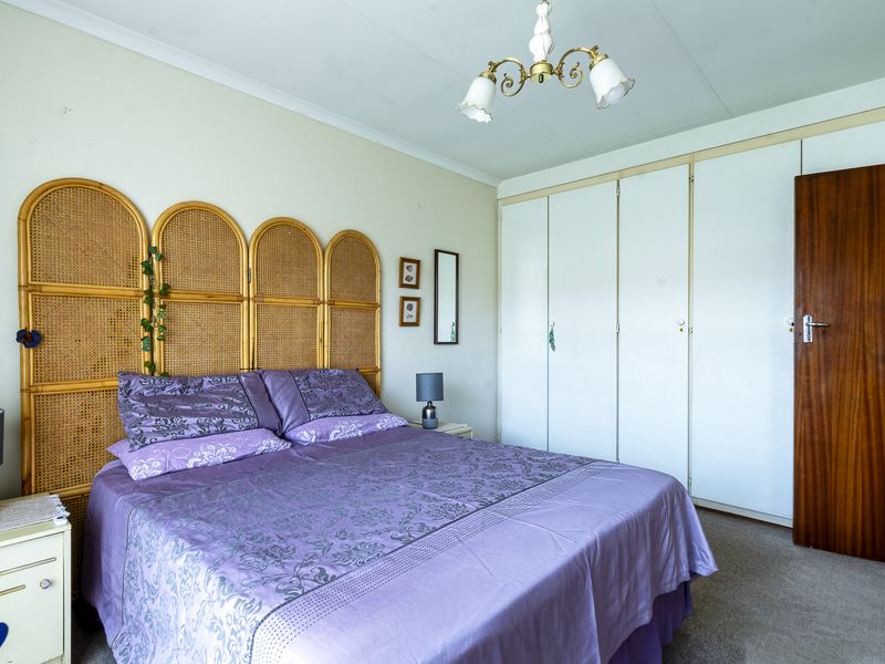 Well-Secured 2 Bedroom Townhouse in Protea Retirement Village – Die Wilgers - Photo 8