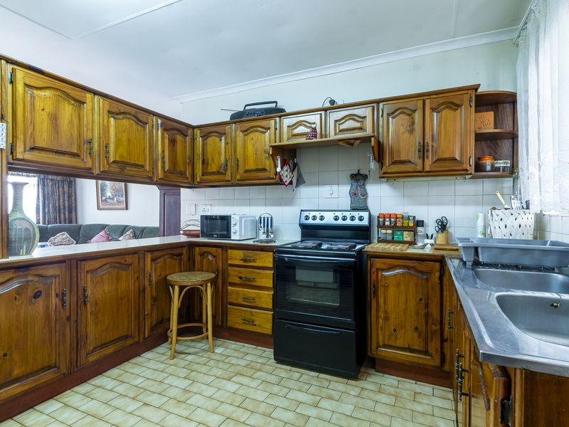 Well-Secured 2 Bedroom Townhouse in Protea Retirement Village – Die Wilgers - Photo 7