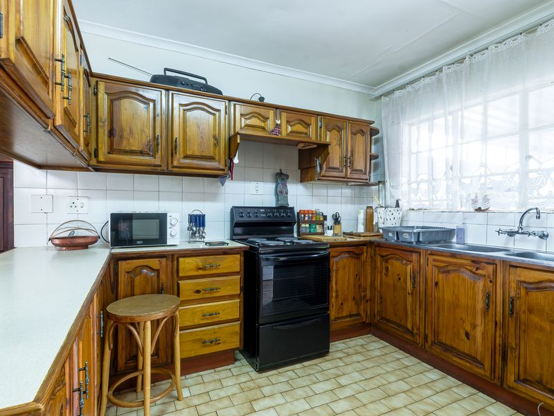 Well-Secured 2 Bedroom Townhouse in Protea Retirement Village – Die Wilgers - Photo 6