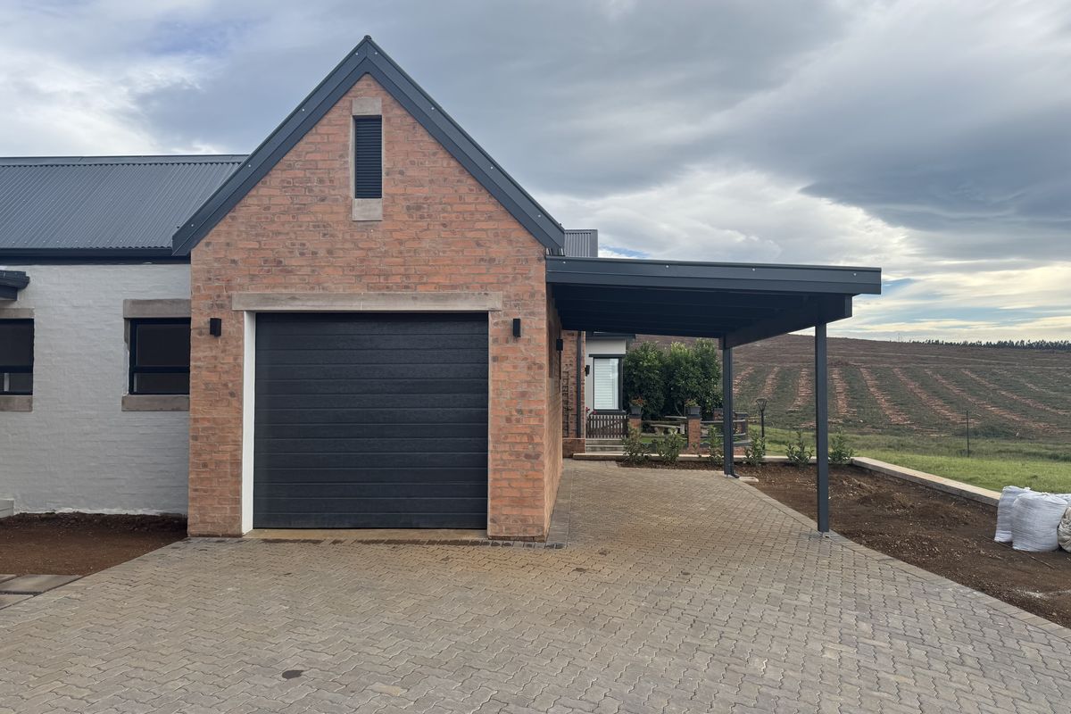 Modern, 2 bed Lock up and Go in St Johns Village, HOWICK - Photo 2