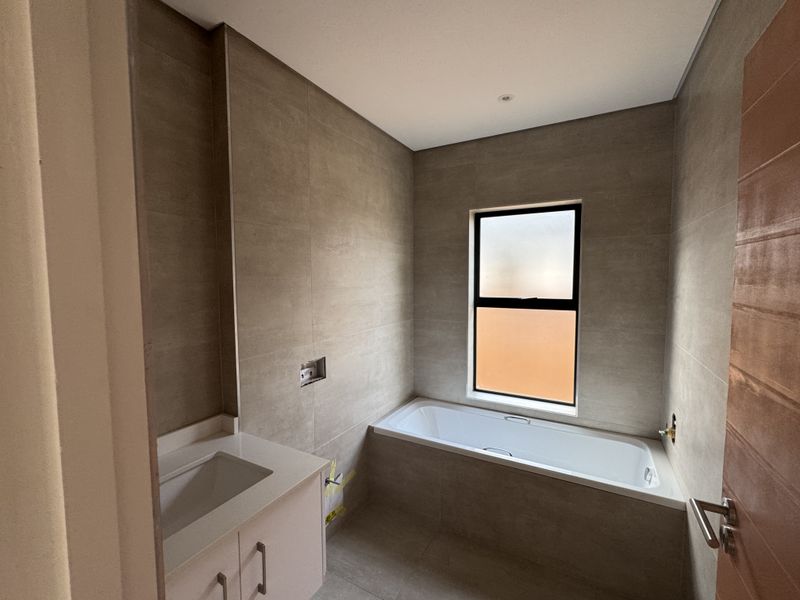 Modern, 2 bed Lock up and Go in St Johns Village, HOWICK - Photo 9