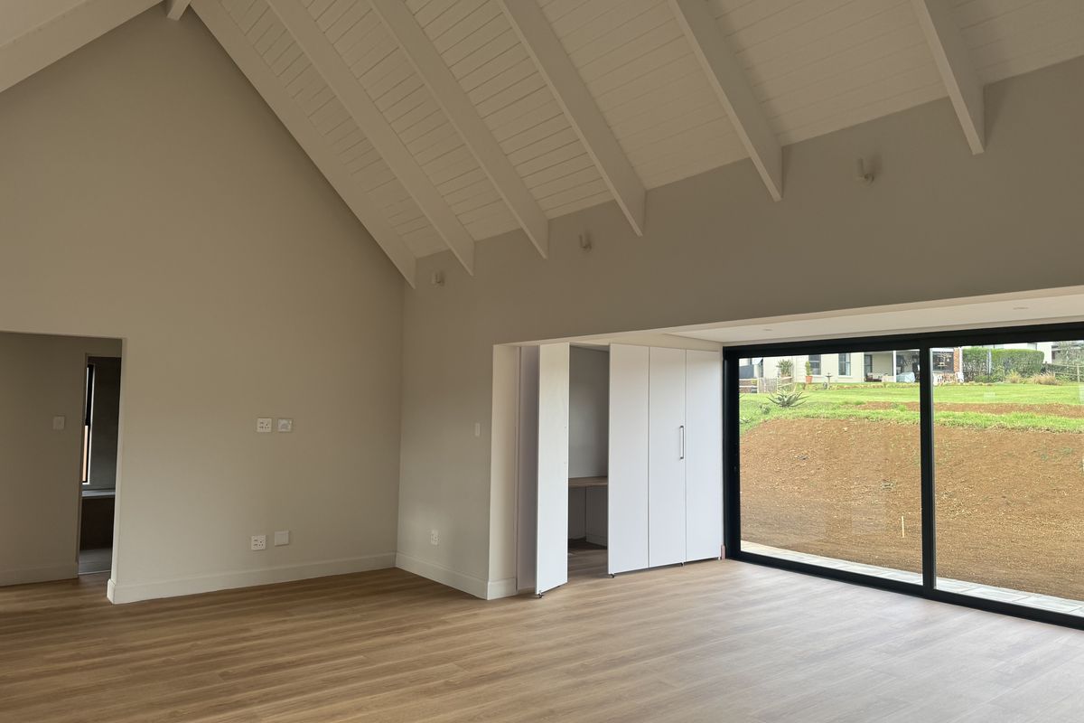 Modern, 2 bed Lock up and Go in St Johns Village, HOWICK - Photo 3