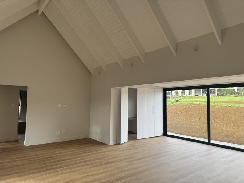 Modern, 2 bed Lock up and Go in St Johns Village, HOWICK - Photo 3