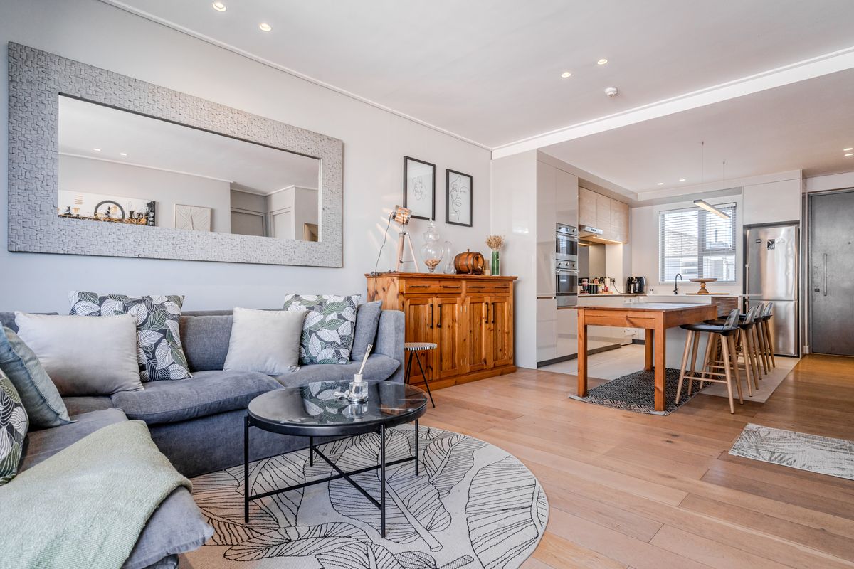 Modern Large One Bedroom in the Heart of Green Point - Photo 4