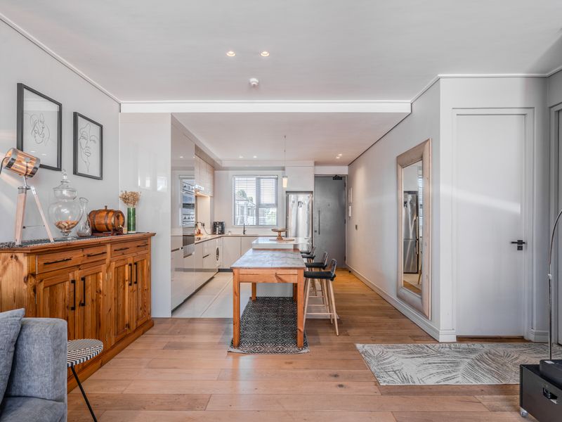 Modern Large One Bedroom in the Heart of Green Point - Photo 9