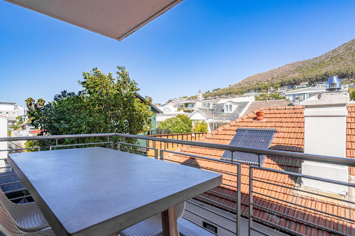 Modern Large One Bedroom in the Heart of Green Point - Photo 2