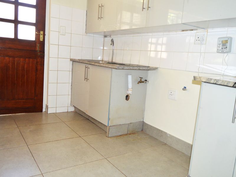 Amazing House Available - Photo 6