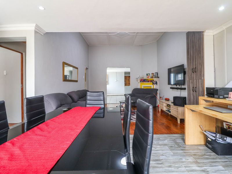 Corner Plot Charm with Endless Potential & Prime Location” - Photo 5