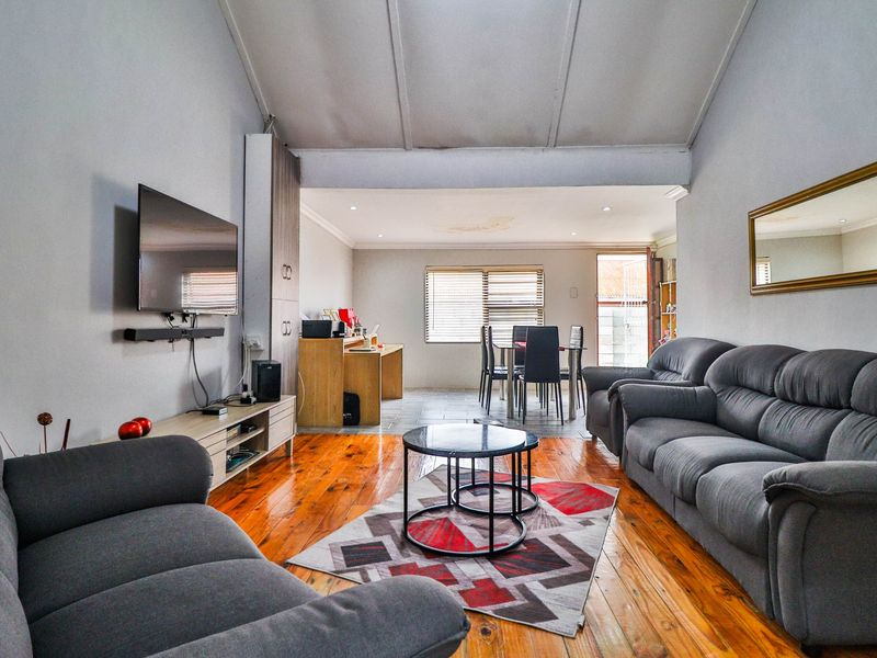 Corner Plot Charm with Endless Potential & Prime Location” - Photo 3