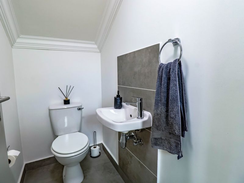 Bidding to start from R1 000 000!! Live Auction! 3 Bedroom Townhouse in Thatchfield Estate - Photo 10