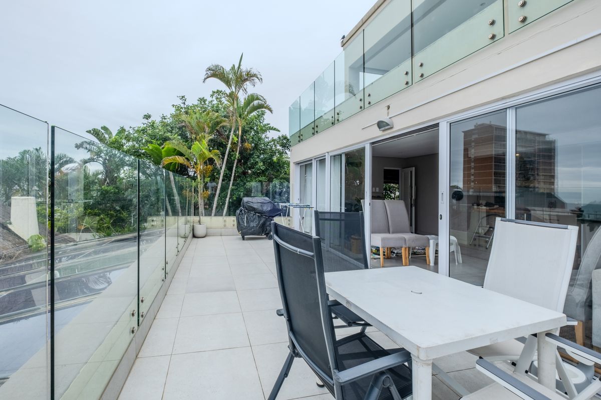 Prime Umhlanga Apartment with Stunning Sea Views - Photo 3