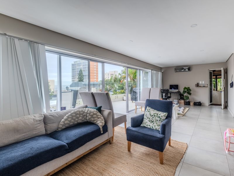 Prime Umhlanga Apartment with Stunning Sea Views - Photo 5