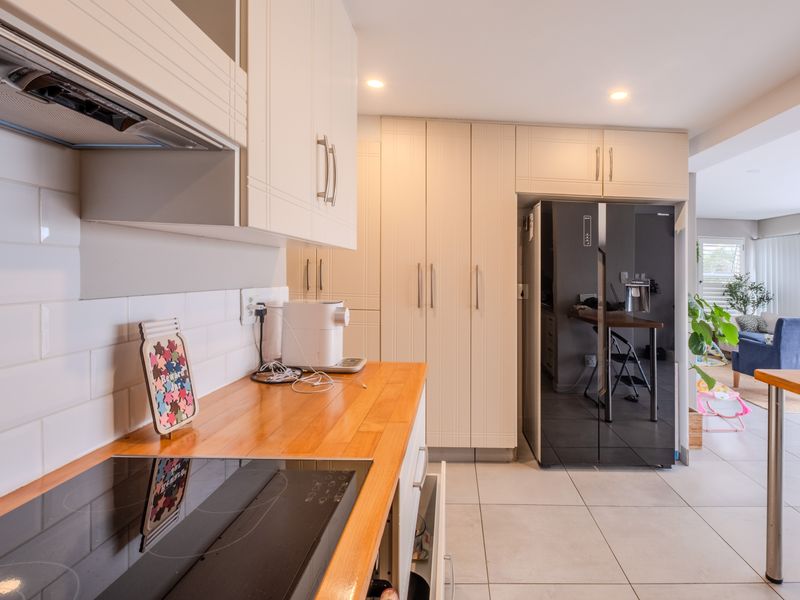 Prime Umhlanga Apartment with Stunning Sea Views - Photo 8