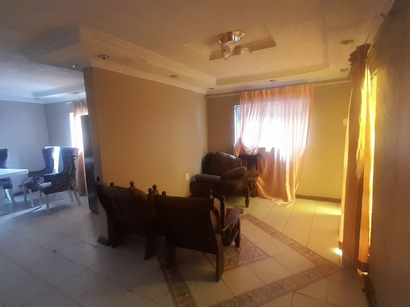 Modern 3 bedroom house in visagie park walking distance to school - Photo 7