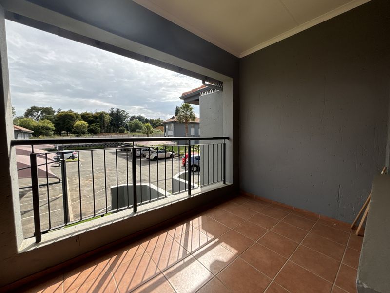 Modern First Floor Unit in Brookfield Complex – Vlei Road, Rynfield - Photo 3