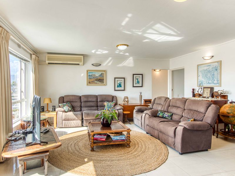 3 Bedroom Luxury Home For Sale - Photo 4