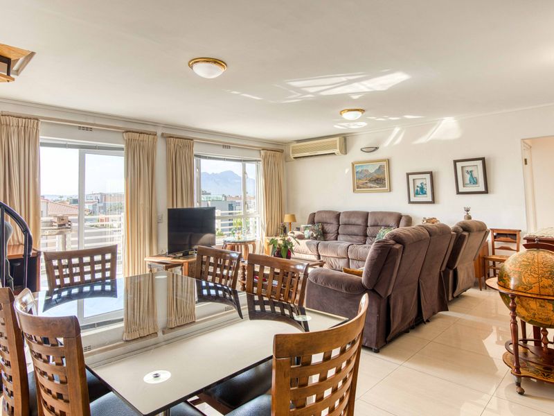 3 Bedroom Luxury Home For Sale - Photo 2