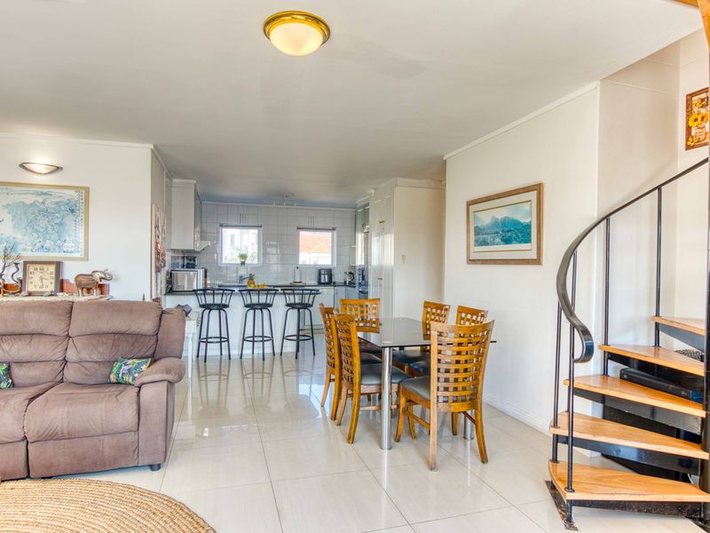 3 Bedroom Luxury Home For Sale - Photo 6